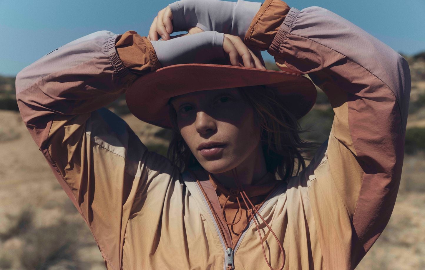 Fiable y elegante, la ropa anti-UV busca encontrar un lugar bajo el sol, incluso en la ciudad Fiable y elegante, la ropa anti-UV busca encontrar un lugar bajo el sol, incluso en la ciudad
